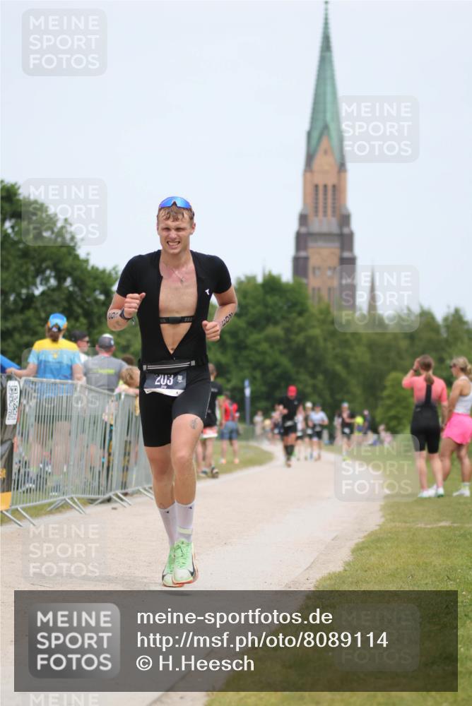 22.06.2025 - Viking Triathlon H.Heesch http://msf.ph/oto/8089114 22.06.2025 14:59:32 Laufen 203 meine-sportfotos.de