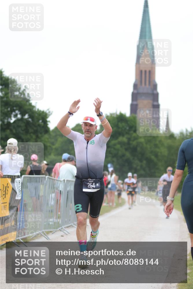 22.06.2025 - Viking Triathlon H.Heesch http://msf.ph/oto/8089144 22.06.2025 15:58:24 Laufen 18, 254 meine-sportfotos.de