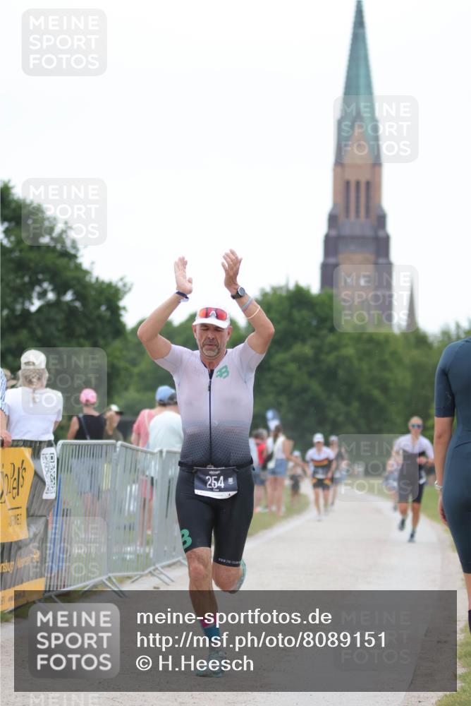 22.06.2025 - Viking Triathlon H.Heesch http://msf.ph/oto/8089151 22.06.2025 15:58:24 Laufen 18, 254 meine-sportfotos.de