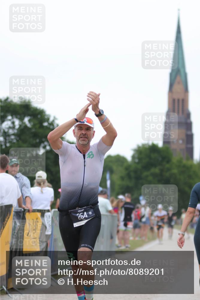 22.06.2025 - Viking Triathlon H.Heesch http://msf.ph/oto/8089201 22.06.2025 15:58:25 Laufen 18, 254 meine-sportfotos.de