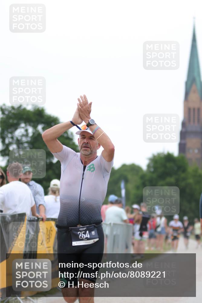 22.06.2025 - Viking Triathlon H.Heesch http://msf.ph/oto/8089221 22.06.2025 15:58:25 Laufen 18, 254 meine-sportfotos.de
