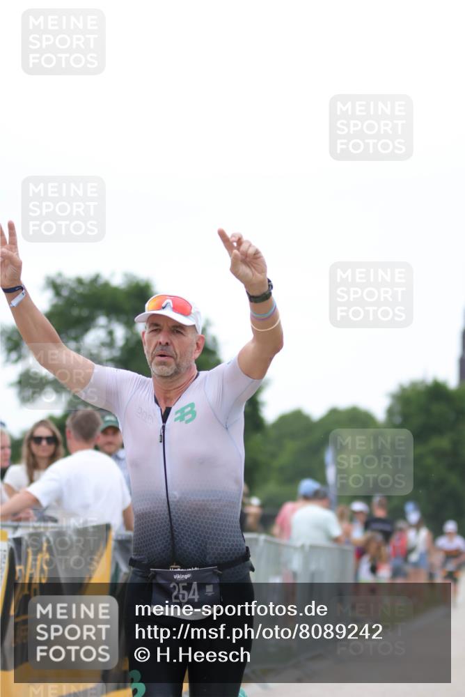 22.06.2025 - Viking Triathlon H.Heesch http://msf.ph/oto/8089242 22.06.2025 15:58:25 Laufen 18, 254 meine-sportfotos.de