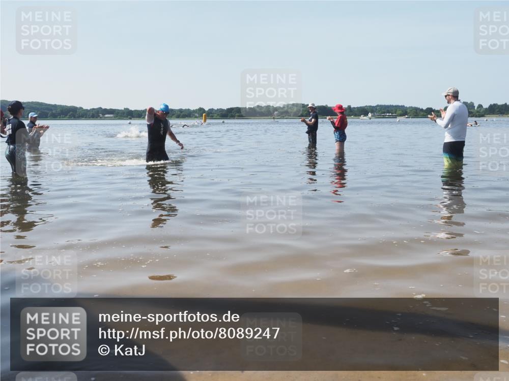 22.06.2025 - Viking Triathlon KatJ http://msf.ph/oto/8089247 22.06.2025 10:24:51 Schwimmen 4, 329, 521 meine-sportfotos.de