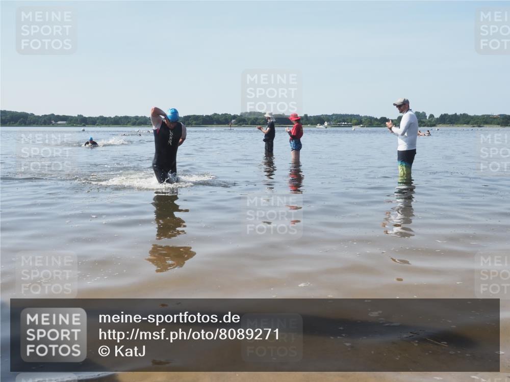 22.06.2025 - Viking Triathlon KatJ http://msf.ph/oto/8089271 22.06.2025 10:24:53 Schwimmen 4, 329, 521 meine-sportfotos.de