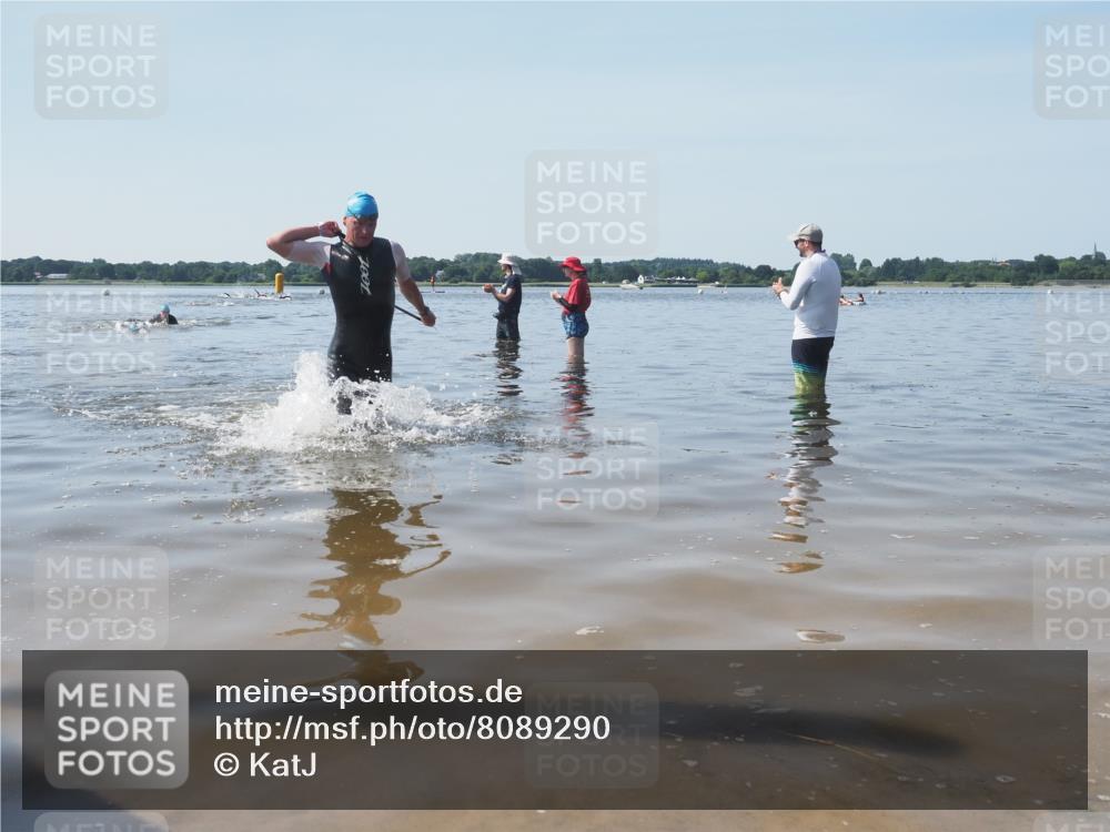 22.06.2025 - Viking Triathlon KatJ http://msf.ph/oto/8089290 22.06.2025 10:24:53 Schwimmen 4, 329, 521 meine-sportfotos.de