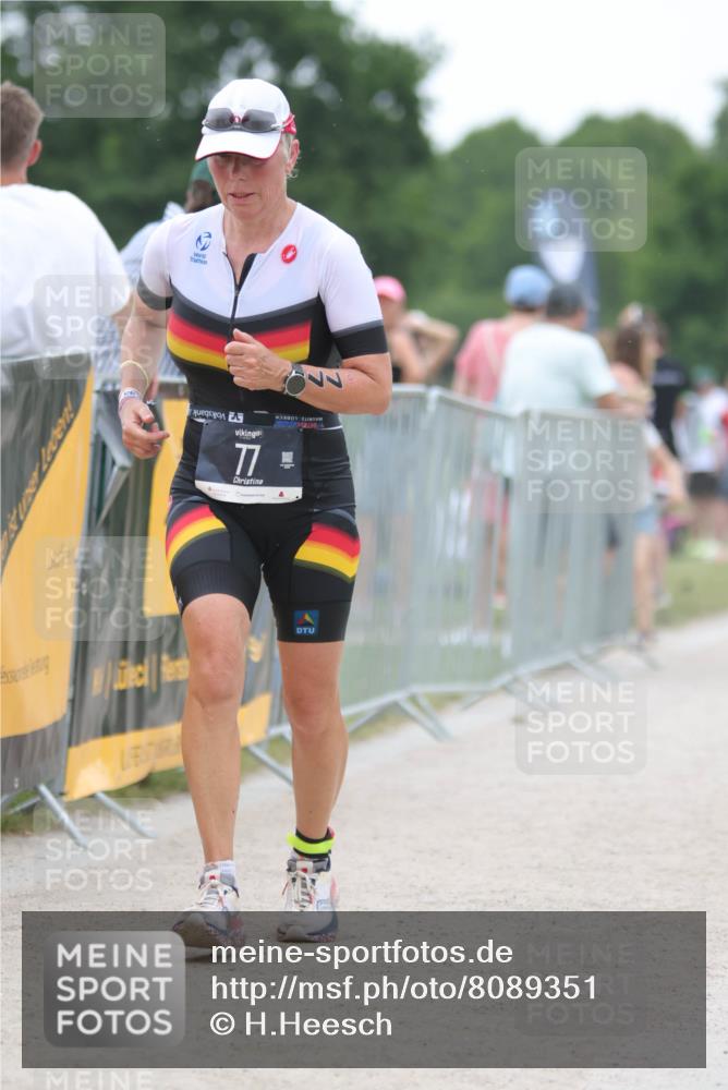 22.06.2025 - Viking Triathlon H.Heesch http://msf.ph/oto/8089351 22.06.2025 15:58:39 Laufen 77 meine-sportfotos.de