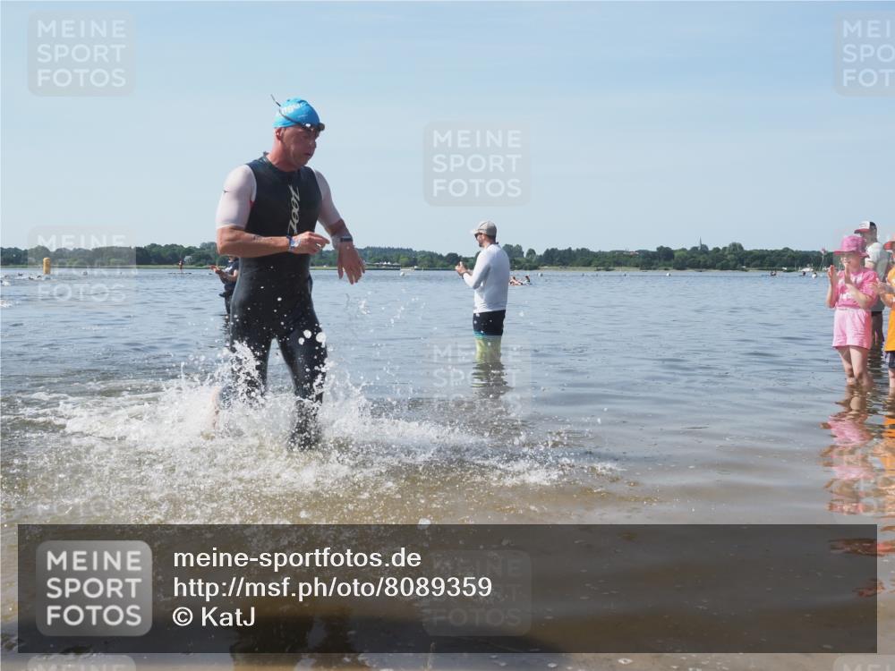 22.06.2025 - Viking Triathlon KatJ http://msf.ph/oto/8089359 22.06.2025 10:24:55 Schwimmen 4, 329, 521 meine-sportfotos.de