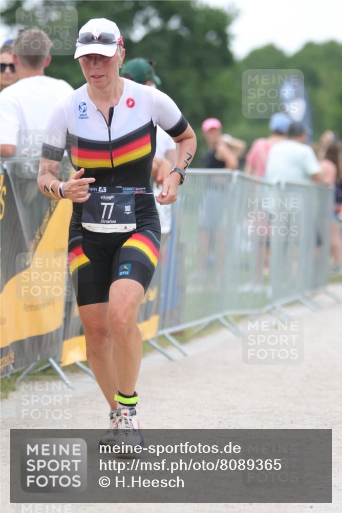22.06.2025 - Viking Triathlon H.Heesch http://msf.ph/oto/8089365 22.06.2025 15:58:40 Laufen 77, 461 meine-sportfotos.de