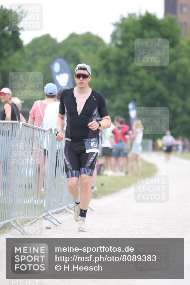 22.06.2025 - Viking Triathlon H.Heesch http://msf.ph/oto/8089383 22.06.2025 15:58:42 Laufen 77, 192, 461 meine-sportfotos.de