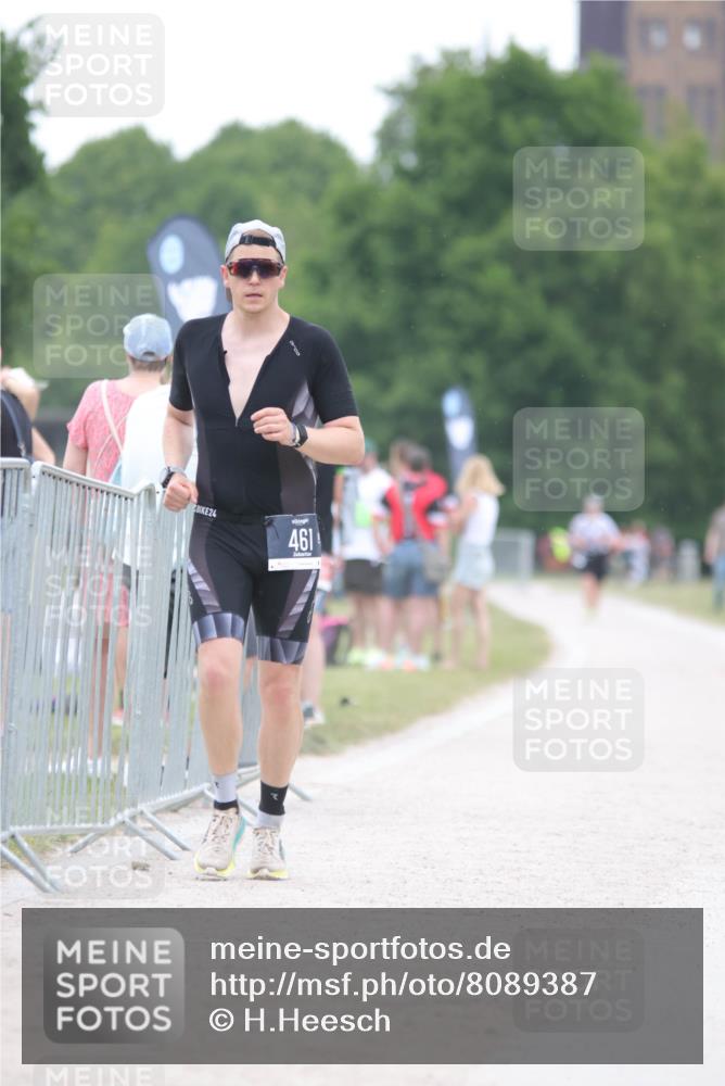 22.06.2025 - Viking Triathlon H.Heesch http://msf.ph/oto/8089387 22.06.2025 15:58:42 Laufen 77, 192, 461 meine-sportfotos.de