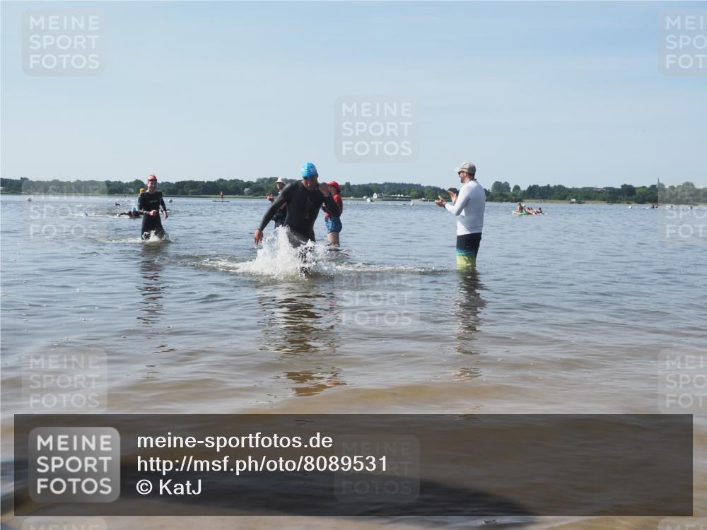 22.06.2025 - Viking Triathlon KatJ http://msf.ph/oto/8089531 22.06.2025 10:25:27 Schwimmen 2, 122, 641 meine-sportfotos.de