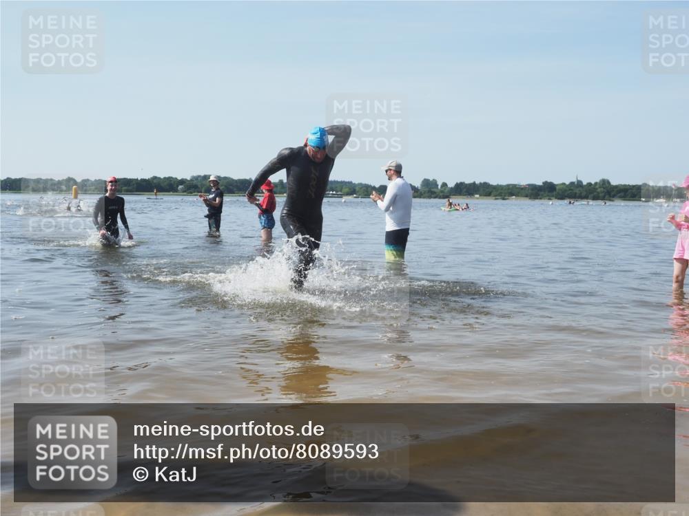 22.06.2025 - Viking Triathlon KatJ http://msf.ph/oto/8089593 22.06.2025 10:25:28 Schwimmen 2, 122, 641 meine-sportfotos.de