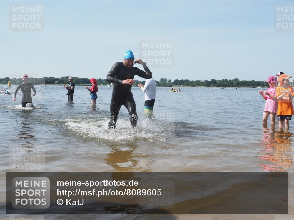22.06.2025 - Viking Triathlon KatJ http://msf.ph/oto/8089605 22.06.2025 10:25:28 Schwimmen 2, 122, 641 meine-sportfotos.de