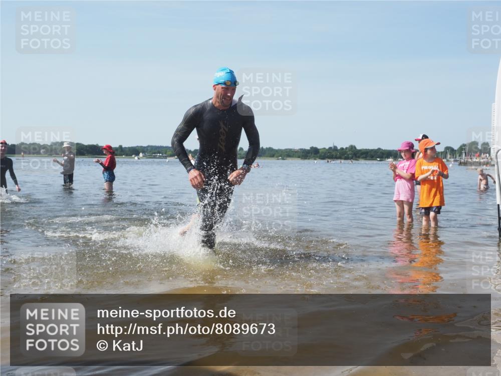 22.06.2025 - Viking Triathlon KatJ http://msf.ph/oto/8089673 22.06.2025 10:25:29 Schwimmen 2, 122, 641 meine-sportfotos.de