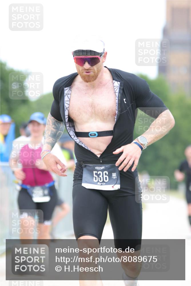 22.06.2025 - Viking Triathlon H.Heesch http://msf.ph/oto/8089675 22.06.2025 15:02:54 Laufen 19, 34, 38, 206, 465, 536 meine-sportfotos.de
