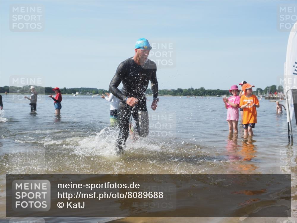 22.06.2025 - Viking Triathlon KatJ http://msf.ph/oto/8089688 22.06.2025 10:25:29 Schwimmen 2, 122, 641 meine-sportfotos.de