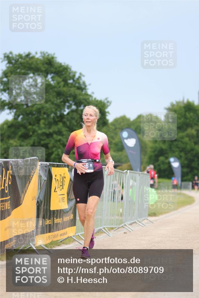22.06.2025 - Viking Triathlon H.Heesch http://msf.ph/oto/8089709 22.06.2025 16:53:14 Laufen 359, 436 meine-sportfotos.de