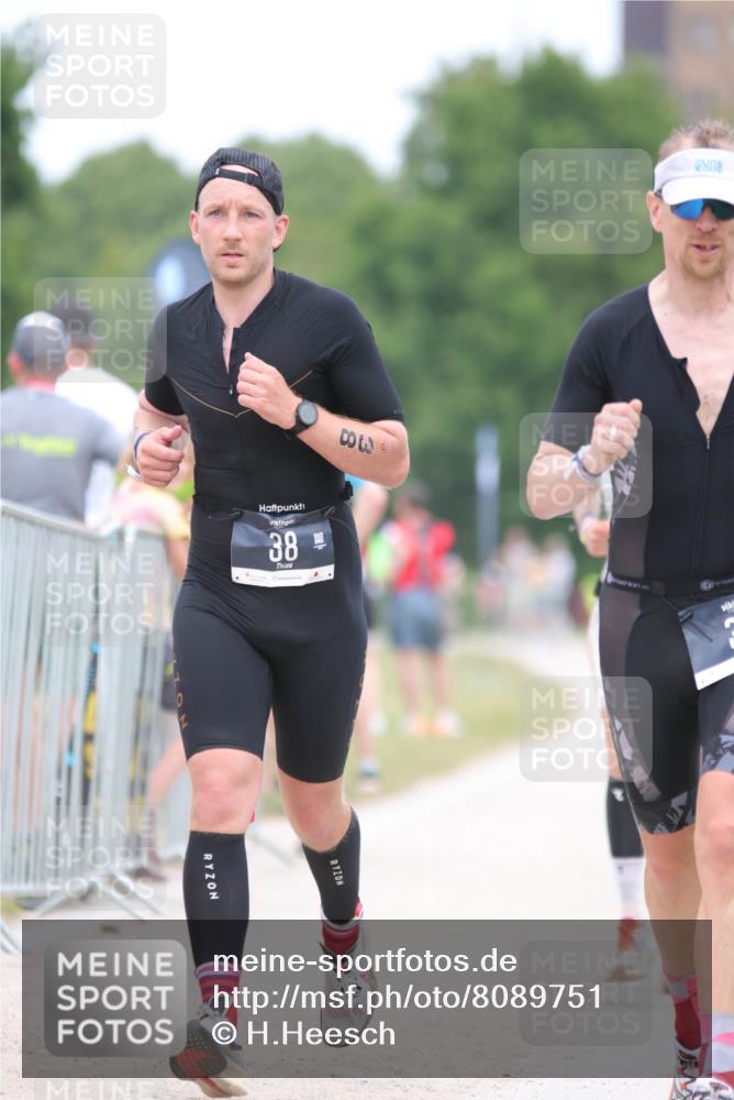22.06.2025 - Viking Triathlon H.Heesch http://msf.ph/oto/8089751 22.06.2025 15:02:58 Laufen 19, 34, 38, 206, 536 meine-sportfotos.de