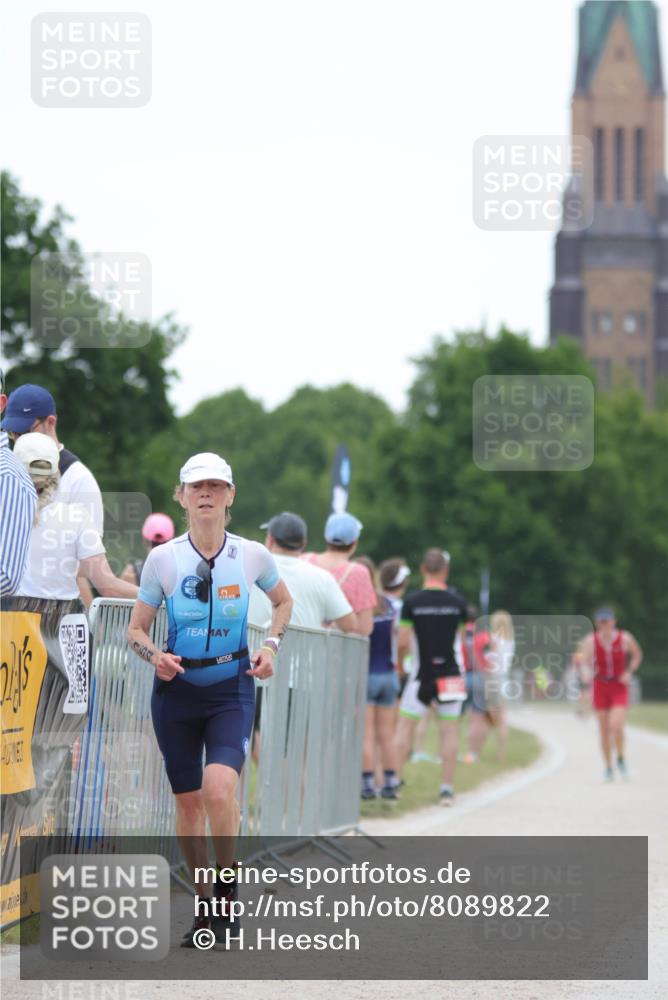 22.06.2025 - Viking Triathlon H.Heesch http://msf.ph/oto/8089822 22.06.2025 16:00:03 Laufen 154 meine-sportfotos.de