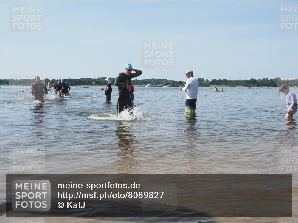 22.06.2025 - Viking Triathlon KatJ http://msf.ph/oto/8089827 22.06.2025 10:25:42 Schwimmen 2, 10, 420, 455, 485, 544, 557 meine-sportfotos.de