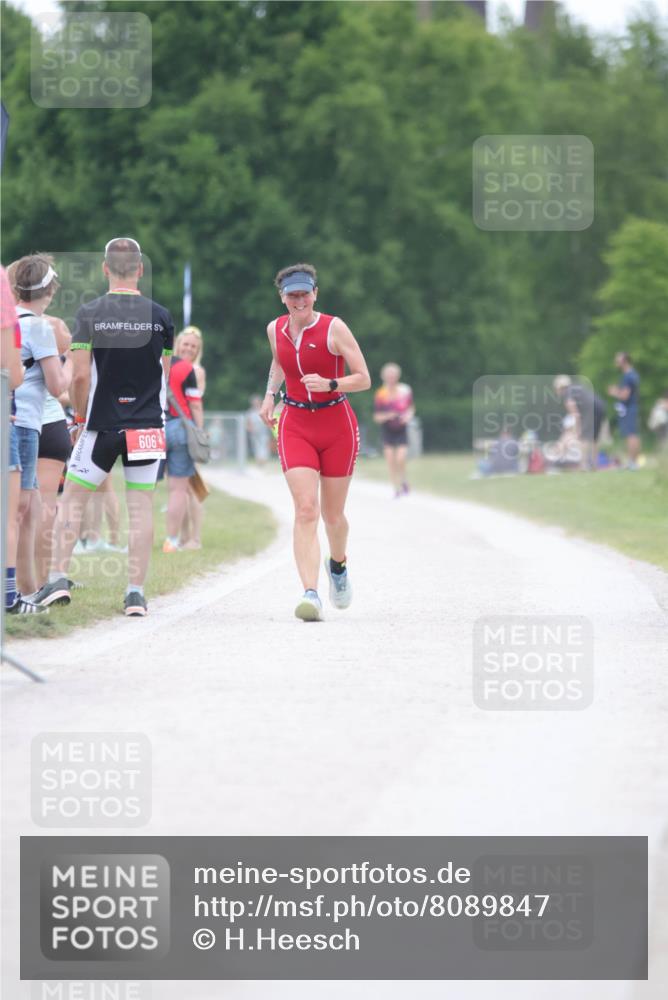 22.06.2025 - Viking Triathlon H.Heesch http://msf.ph/oto/8089847 22.06.2025 16:00:08 Laufen 154 meine-sportfotos.de