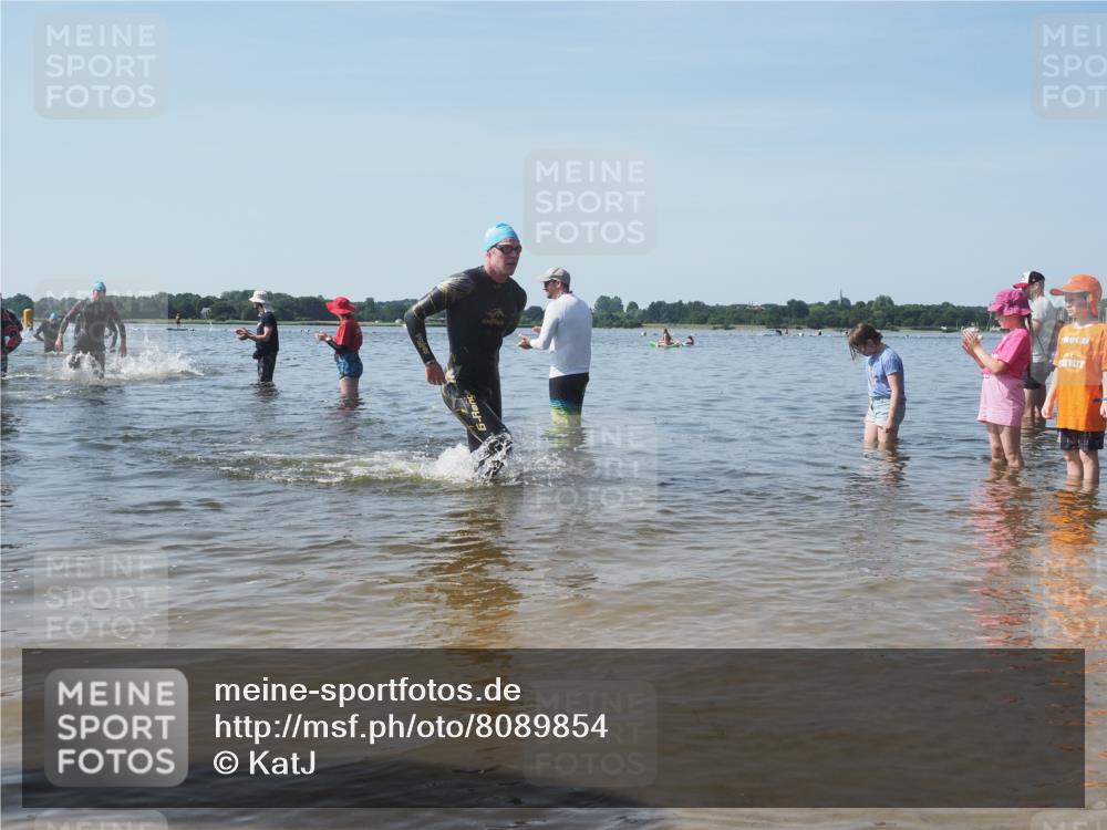 22.06.2025 - Viking Triathlon KatJ http://msf.ph/oto/8089854 22.06.2025 10:25:43 Schwimmen 2, 10, 420, 455, 485, 544, 557 meine-sportfotos.de