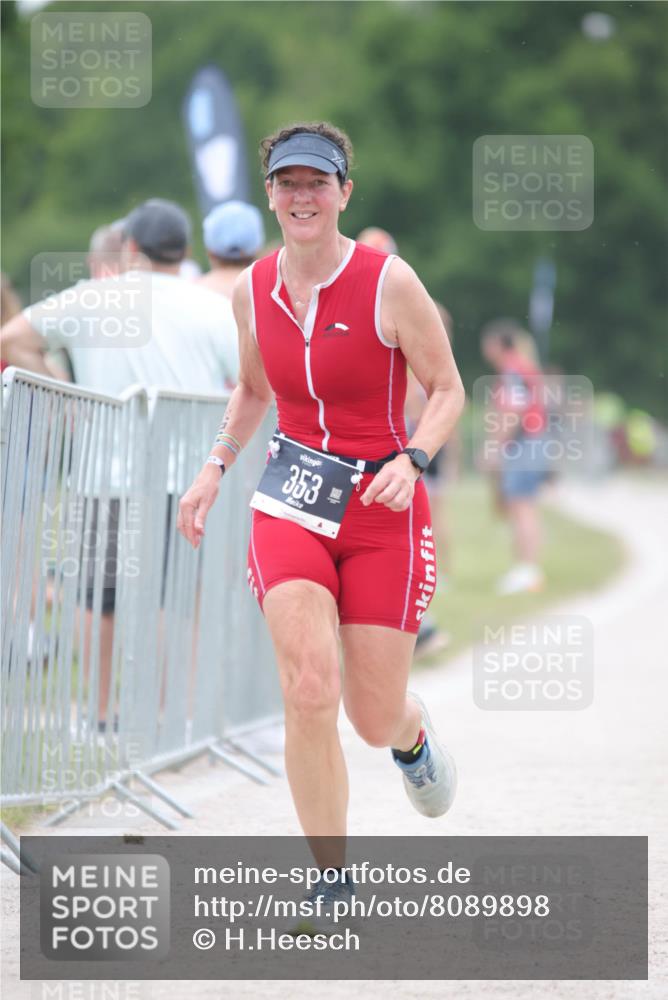 22.06.2025 - Viking Triathlon H.Heesch http://msf.ph/oto/8089898 22.06.2025 16:00:14 Laufen 353 meine-sportfotos.de