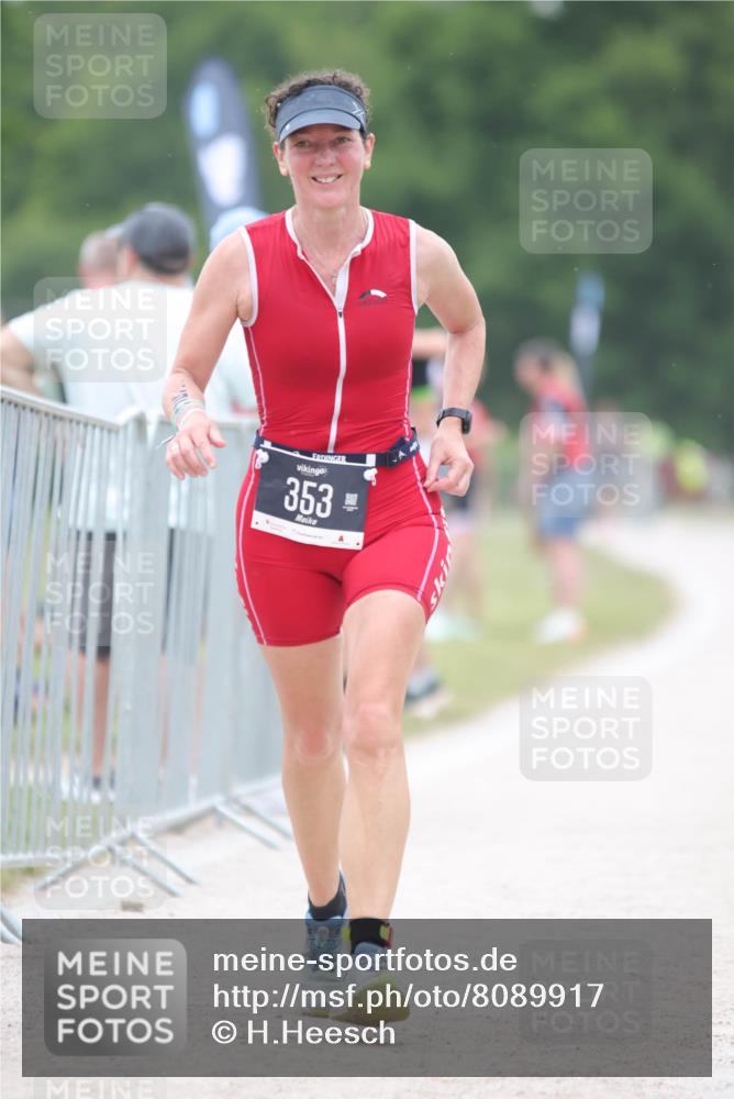 22.06.2025 - Viking Triathlon H.Heesch http://msf.ph/oto/8089917 22.06.2025 16:00:14 Laufen 353 meine-sportfotos.de