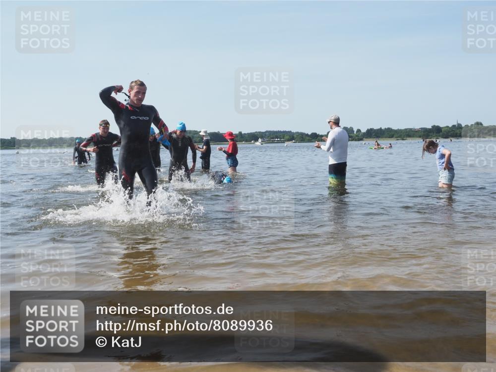 22.06.2025 - Viking Triathlon KatJ http://msf.ph/oto/8089936 22.06.2025 10:25:49 Schwimmen 10, 49, 420, 455, 485, 544, 557, 642 meine-sportfotos.de