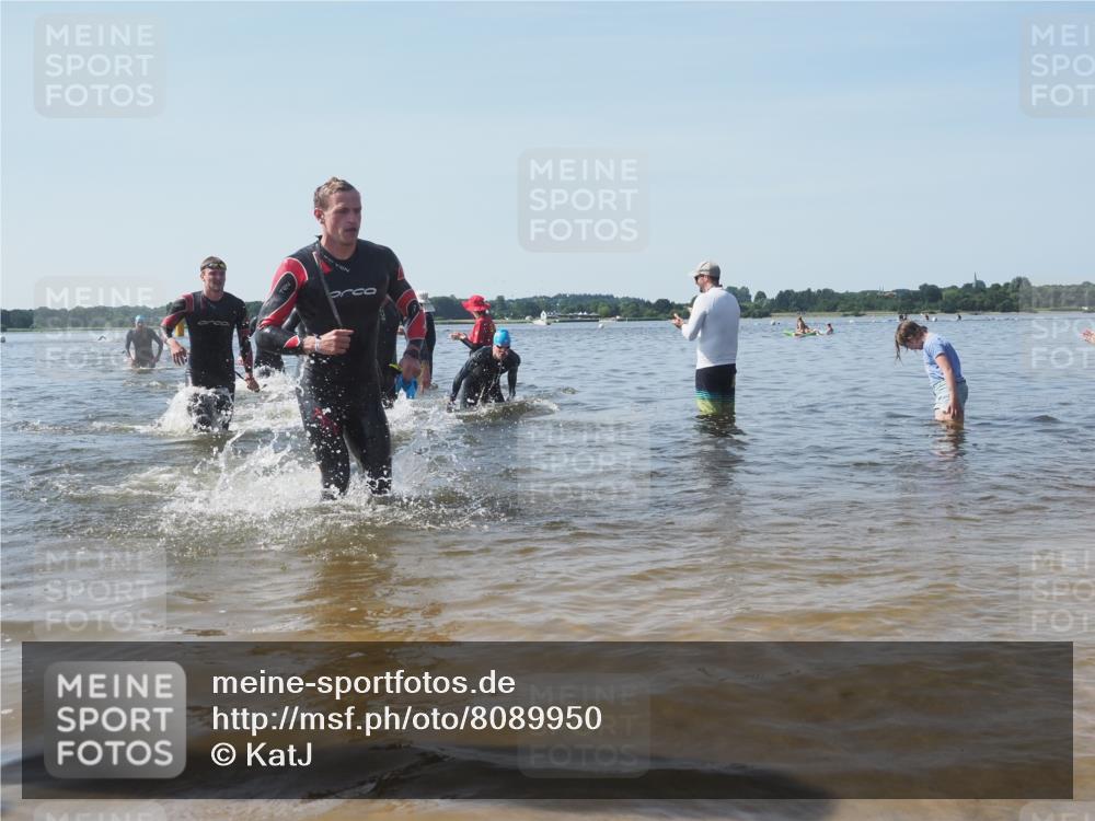22.06.2025 - Viking Triathlon KatJ http://msf.ph/oto/8089950 22.06.2025 10:25:49 Schwimmen 10, 49, 420, 455, 485, 544, 557, 642 meine-sportfotos.de