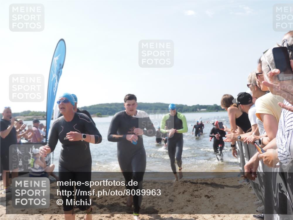22.06.2025 - Viking Triathlon MichiJ http://msf.ph/oto/8089963 22.06.2025 10:37:42 Schwimmen 21, 141, 163, 177, 187, 245, 396, 411, 433, 456, 506, 614, 619, 639, 645 meine-sportfotos.de