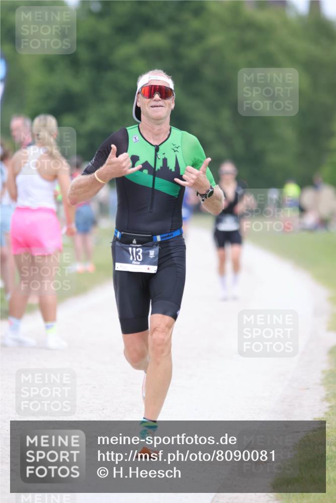 22.06.2025 - Viking Triathlon H.Heesch http://msf.ph/oto/8090081 22.06.2025 15:07:17 Laufen 113 meine-sportfotos.de