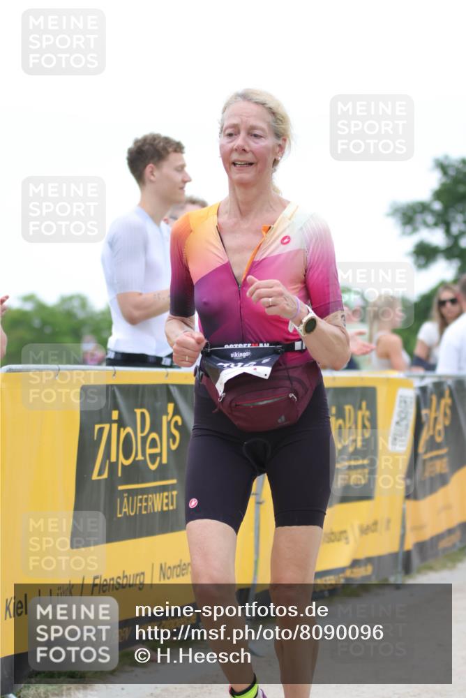 22.06.2025 - Viking Triathlon H.Heesch http://msf.ph/oto/8090096 22.06.2025 16:00:47 Laufen 54, 436 meine-sportfotos.de