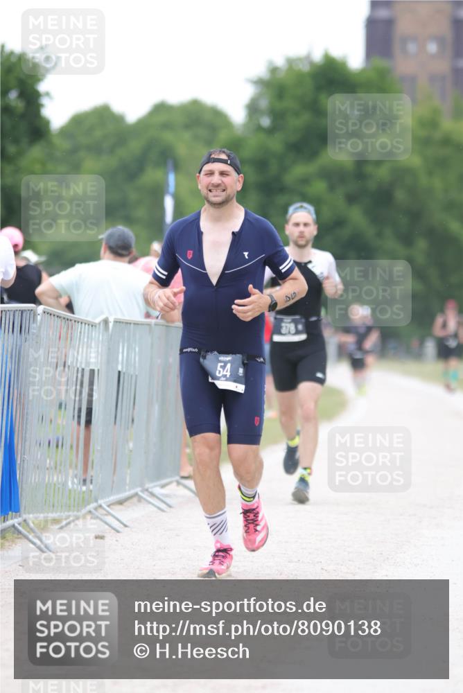 22.06.2025 - Viking Triathlon H.Heesch http://msf.ph/oto/8090138 22.06.2025 16:00:50 Laufen 54, 378, 436 meine-sportfotos.de