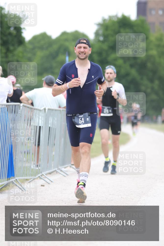 22.06.2025 - Viking Triathlon H.Heesch http://msf.ph/oto/8090146 22.06.2025 16:00:50 Laufen 54, 378, 436 meine-sportfotos.de