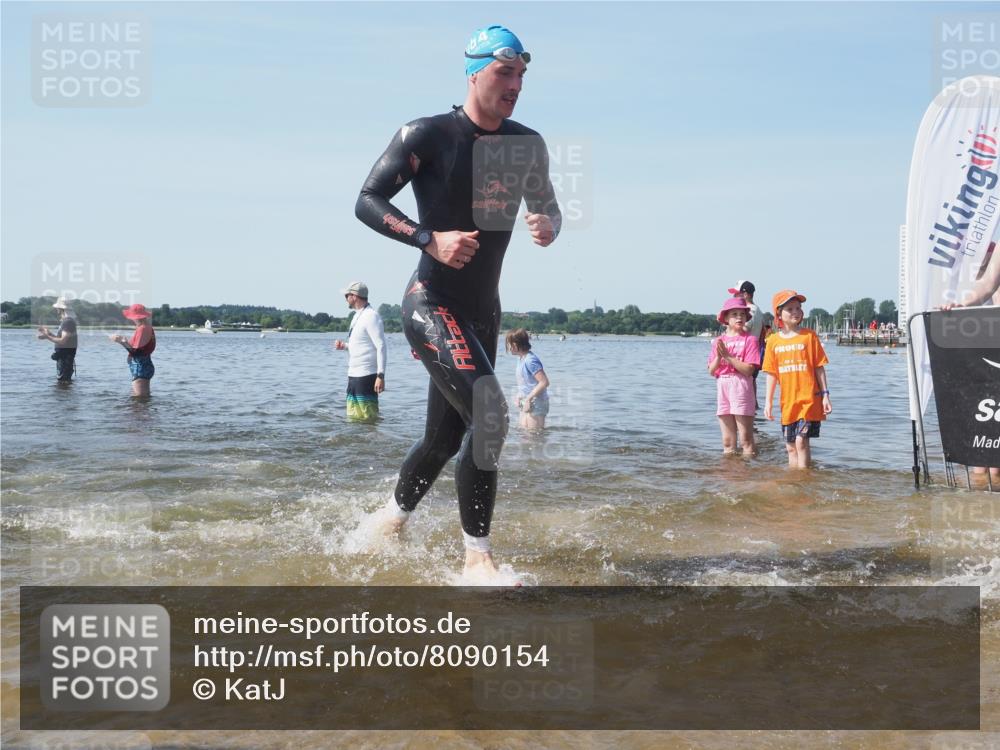 22.06.2025 - Viking Triathlon KatJ http://msf.ph/oto/8090154 22.06.2025 10:25:55 Schwimmen 10, 49, 455, 485, 544, 557, 642 meine-sportfotos.de