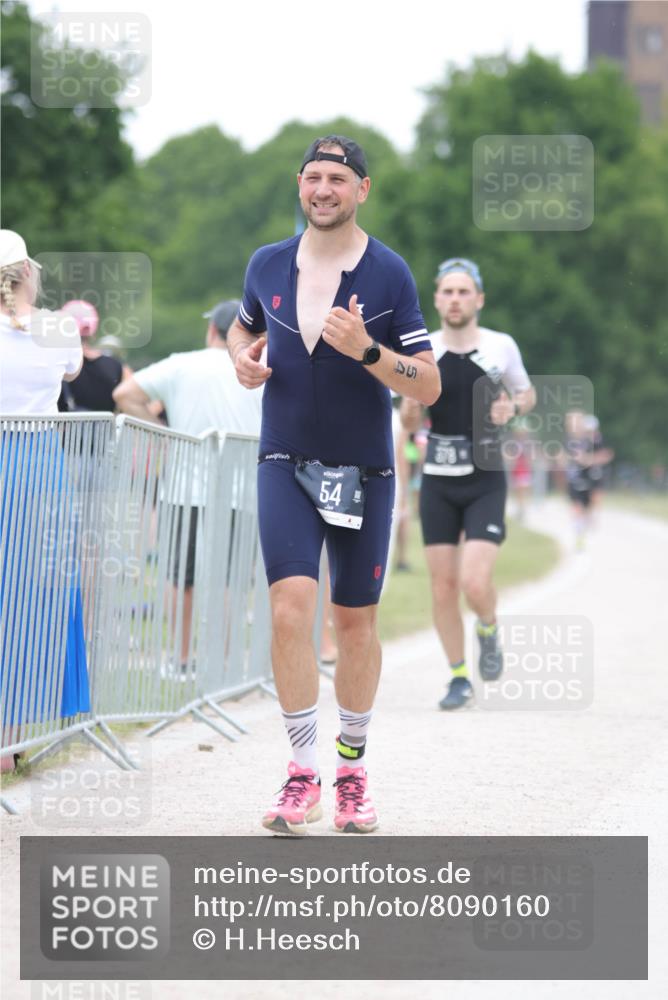 22.06.2025 - Viking Triathlon H.Heesch http://msf.ph/oto/8090160 22.06.2025 16:00:50 Laufen 54, 378, 436 meine-sportfotos.de