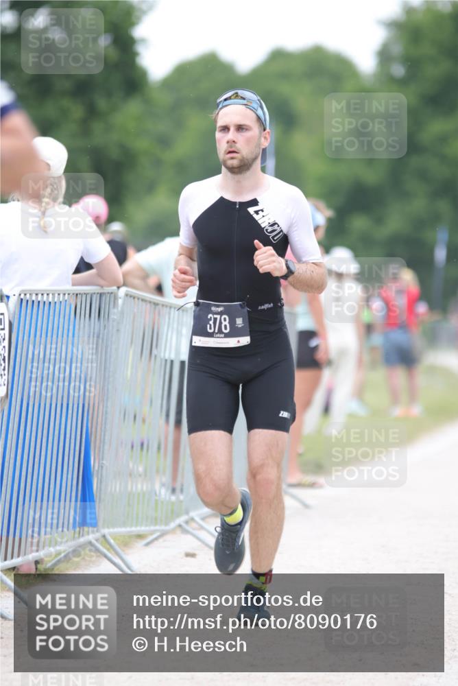 22.06.2025 - Viking Triathlon H.Heesch http://msf.ph/oto/8090176 22.06.2025 16:00:53 Laufen 54, 378 meine-sportfotos.de