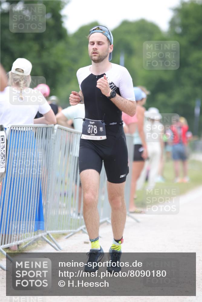 22.06.2025 - Viking Triathlon H.Heesch http://msf.ph/oto/8090180 22.06.2025 16:00:53 Laufen 54, 378 meine-sportfotos.de