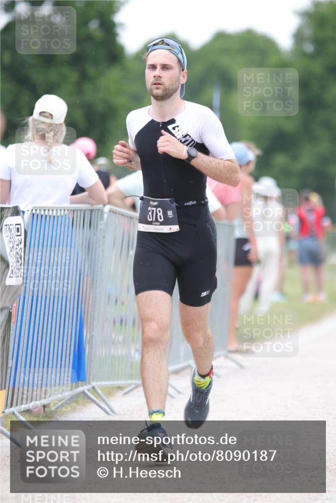 22.06.2025 - Viking Triathlon H.Heesch http://msf.ph/oto/8090187 22.06.2025 16:00:53 Laufen 54, 378 meine-sportfotos.de