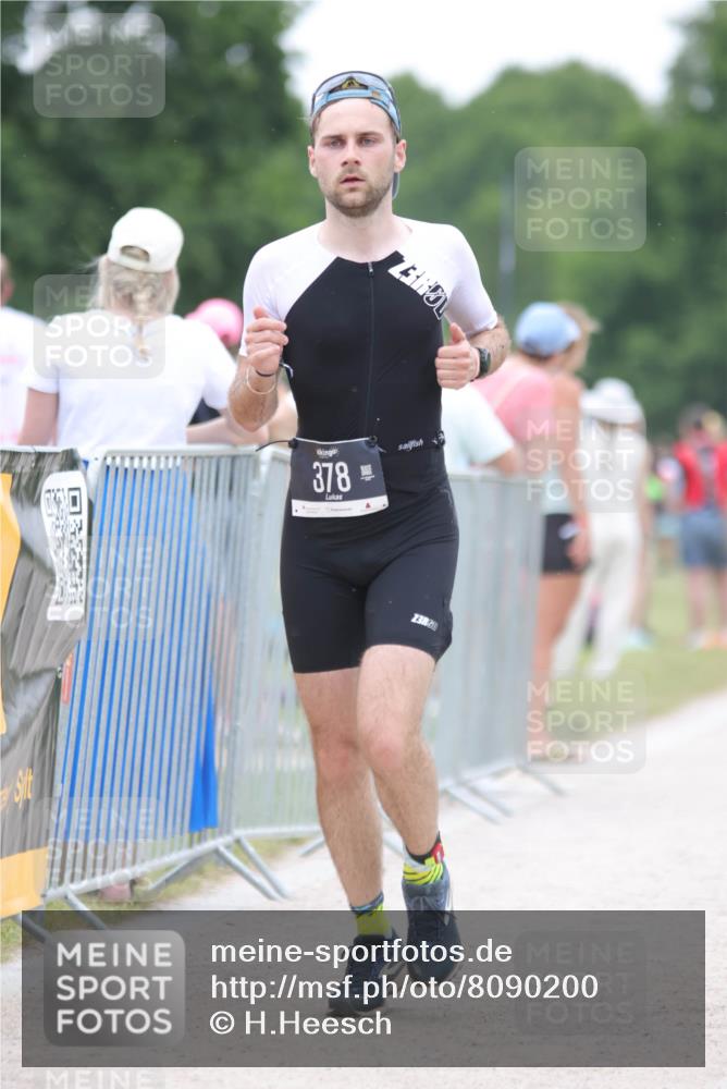22.06.2025 - Viking Triathlon H.Heesch http://msf.ph/oto/8090200 22.06.2025 16:00:53 Laufen 54, 378 meine-sportfotos.de