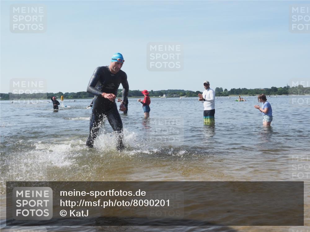 22.06.2025 - Viking Triathlon KatJ http://msf.ph/oto/8090201 22.06.2025 10:26:03 Schwimmen 9, 49, 617, 642 meine-sportfotos.de