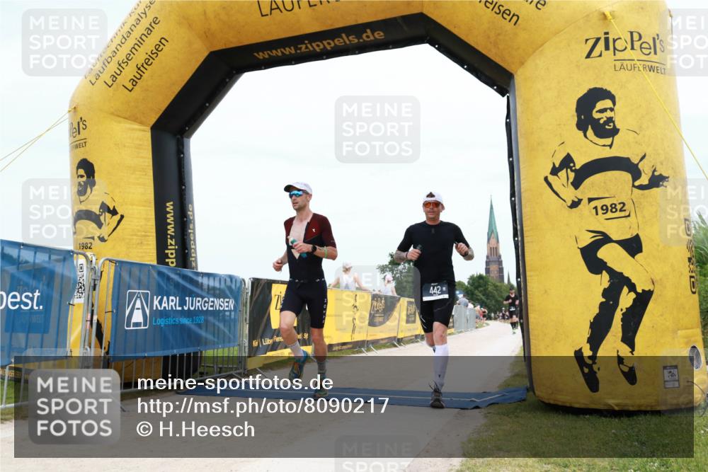 22.06.2025 - Viking Triathlon H.Heesch http://msf.ph/oto/8090217 22.06.2025 13:36:32 Laufen 442, 527 meine-sportfotos.de