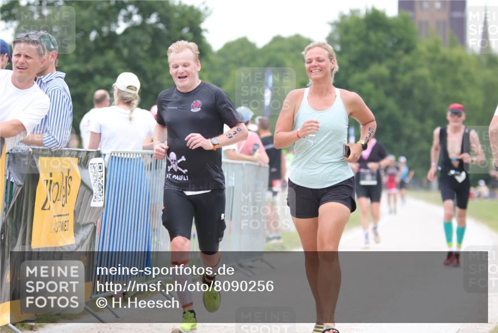22.06.2025 - Viking Triathlon H.Heesch http://msf.ph/oto/8090256 22.06.2025 16:01:10 Laufen 543, 619 meine-sportfotos.de