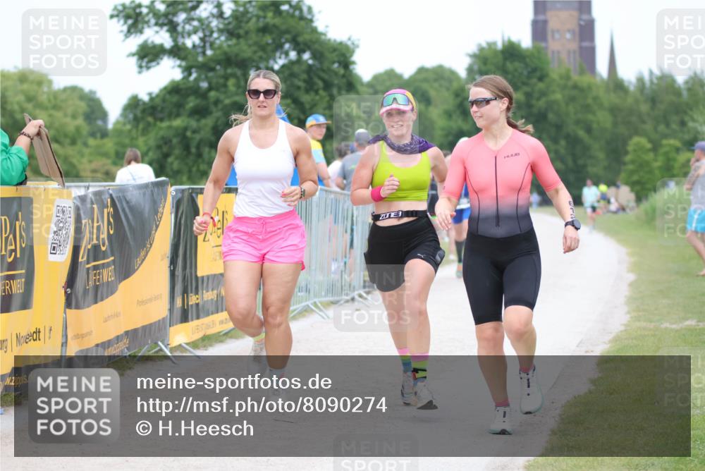 22.06.2025 - Viking Triathlon H.Heesch http://msf.ph/oto/8090274 22.06.2025 15:07:37 Laufen 612 meine-sportfotos.de