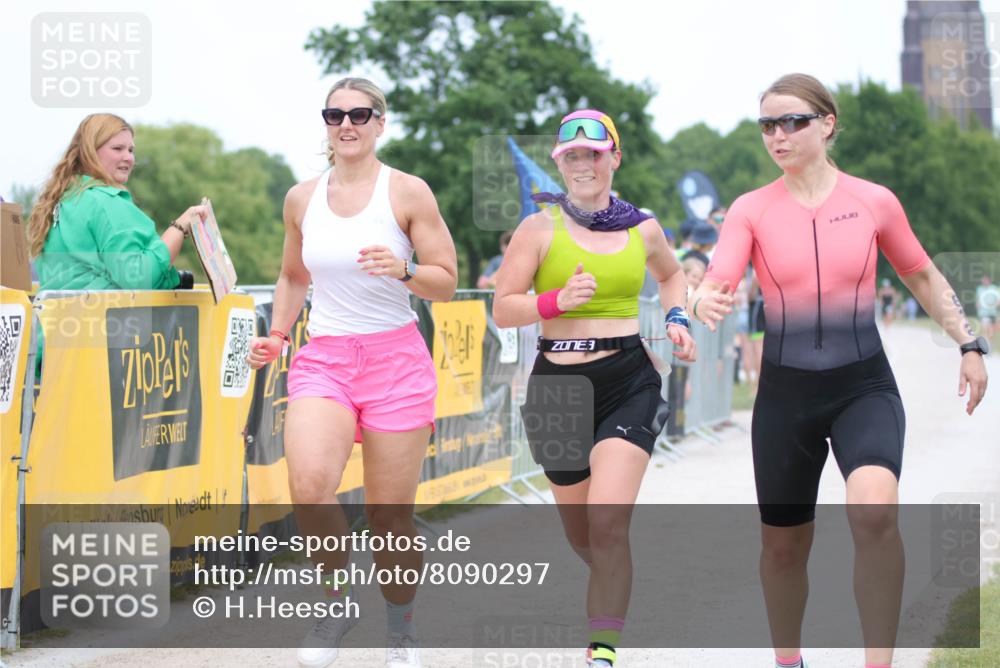 22.06.2025 - Viking Triathlon H.Heesch http://msf.ph/oto/8090297 22.06.2025 15:07:37 Laufen 612 meine-sportfotos.de