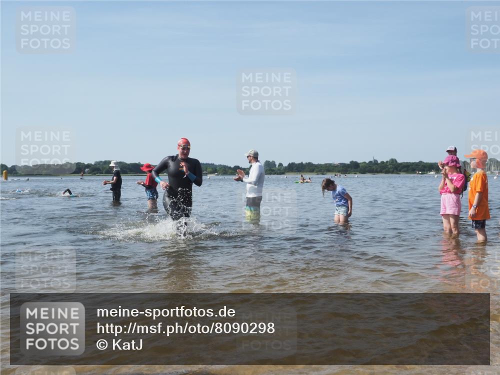 22.06.2025 - Viking Triathlon KatJ http://msf.ph/oto/8090298 22.06.2025 10:26:06 Schwimmen 9, 49, 526, 617, 642 meine-sportfotos.de