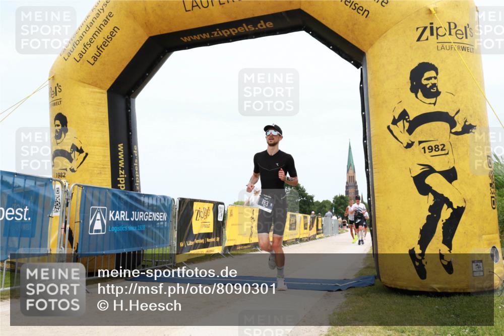 22.06.2025 - Viking Triathlon H.Heesch http://msf.ph/oto/8090301 22.06.2025 13:37:01 Laufen 193, 349, 429 meine-sportfotos.de