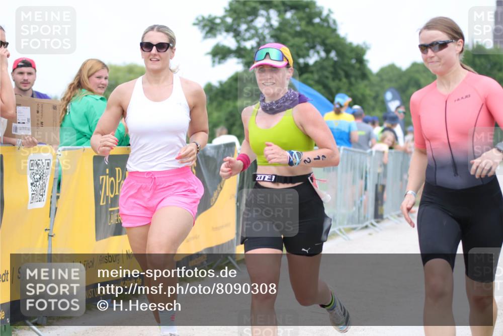 22.06.2025 - Viking Triathlon H.Heesch http://msf.ph/oto/8090308 22.06.2025 15:07:38 Laufen 490, 612 meine-sportfotos.de