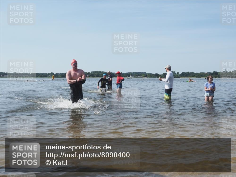 22.06.2025 - Viking Triathlon KatJ http://msf.ph/oto/8090400 22.06.2025 10:26:13 Schwimmen 9, 526, 617 meine-sportfotos.de